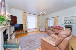 Sitting Room- click for photo gallery